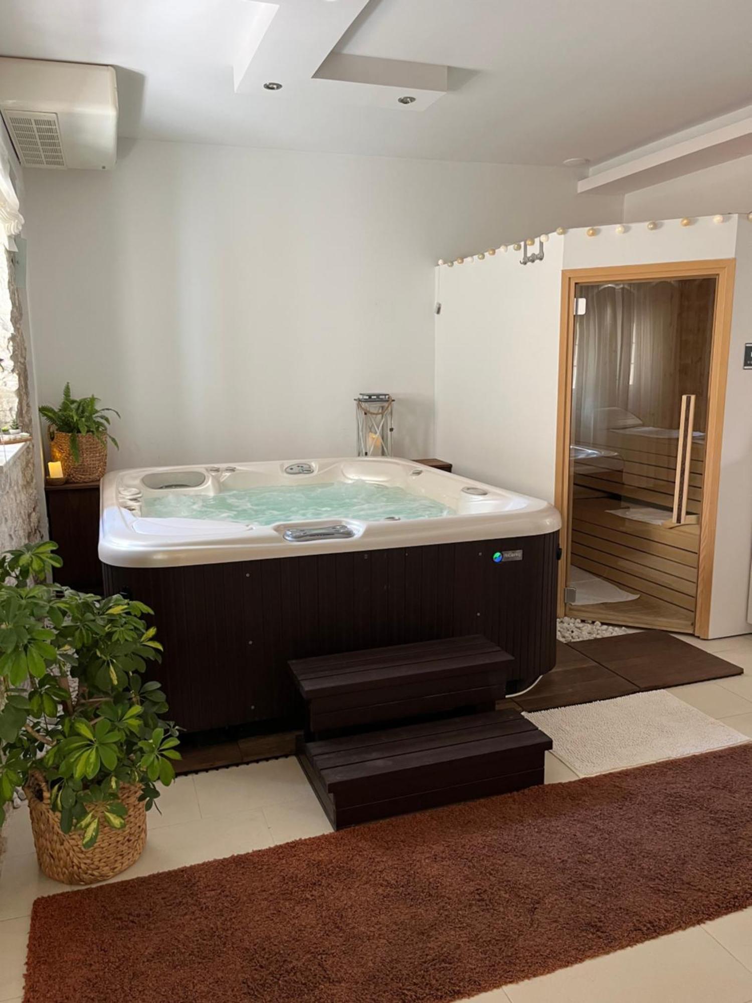 Luxury Apartment Spa "Marina" มาคาร์สกา ภายนอก รูปภาพ